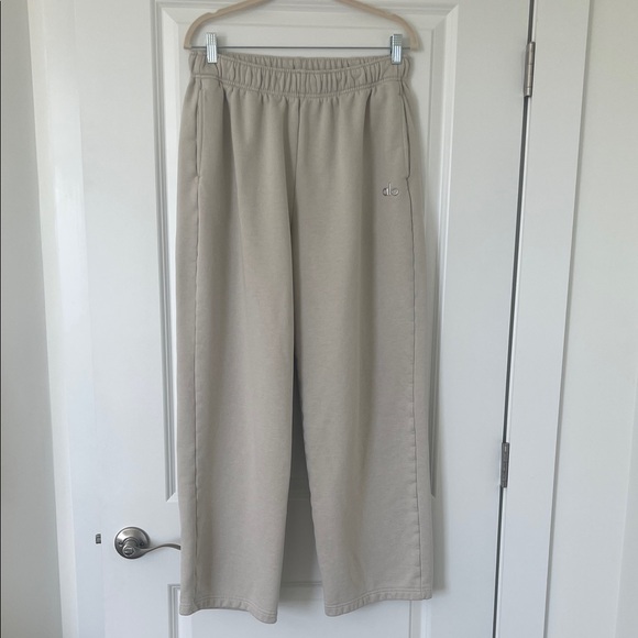 ALO “Bone” Straight Leg Sweatpants for Sale. - Picture 4 of 9